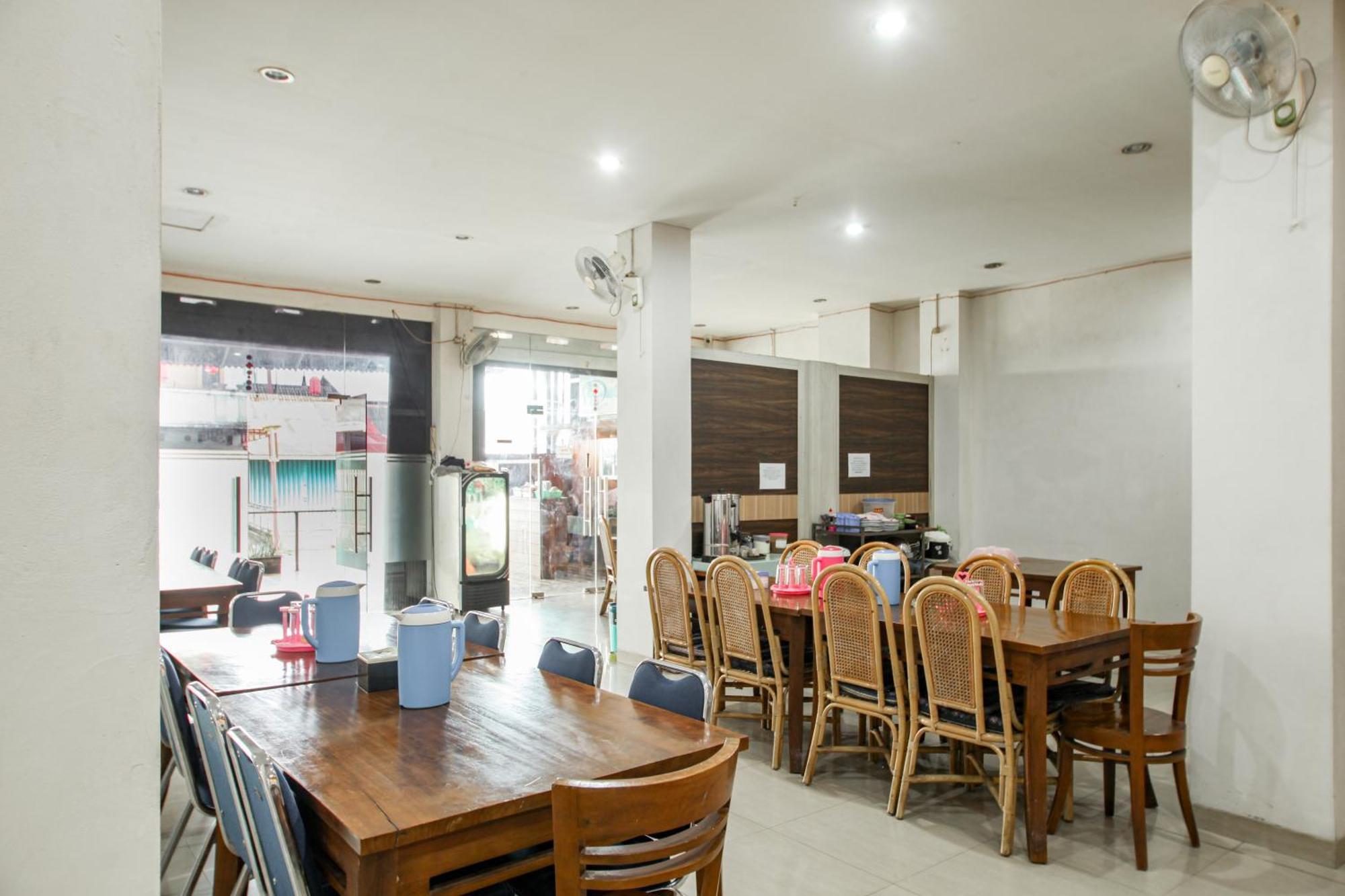 Capital O 93589 Hotel Wongso Syariah Pangkal Pinang Esterno foto