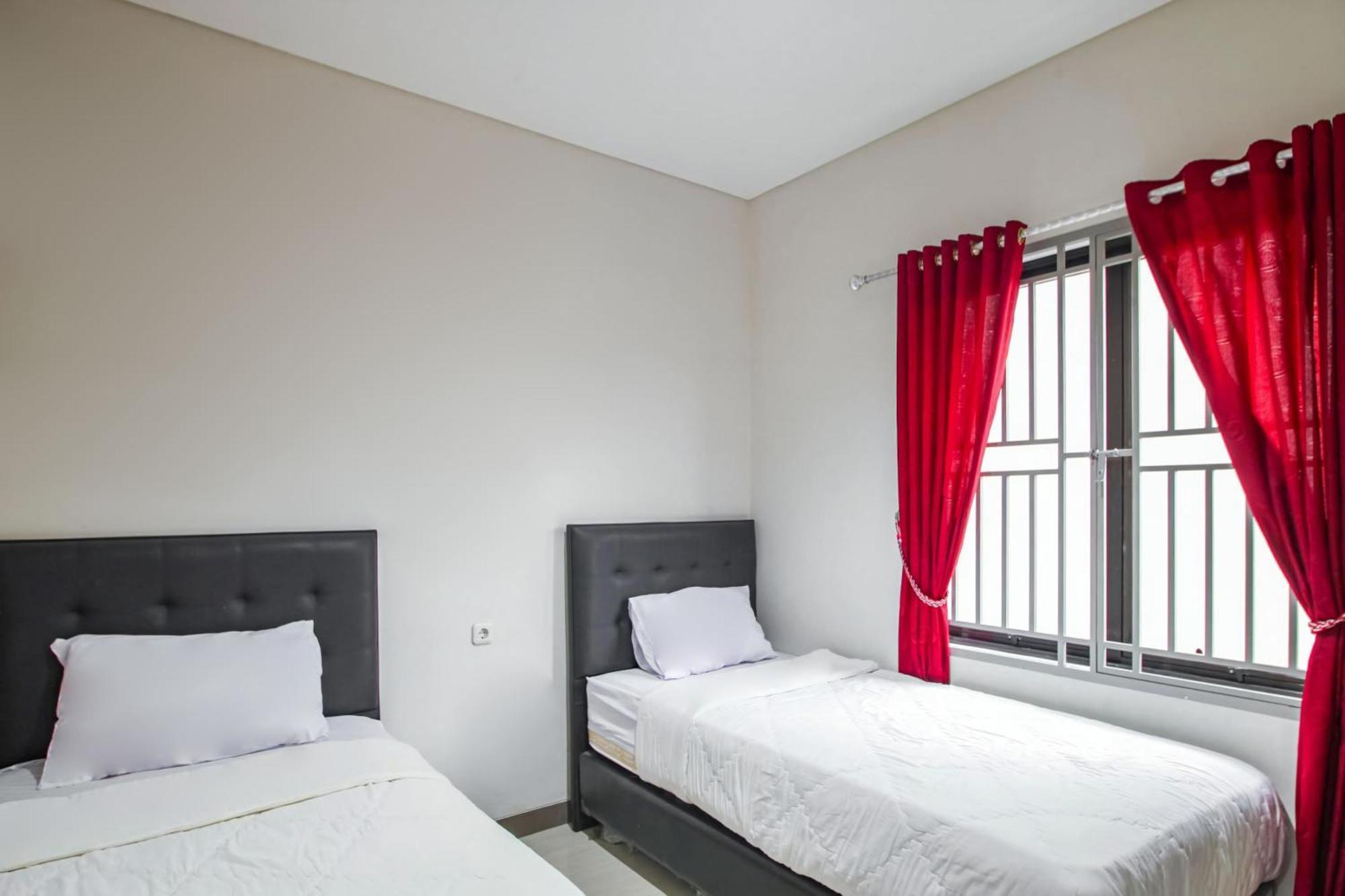 Capital O 93589 Hotel Wongso Syariah Pangkal Pinang Esterno foto