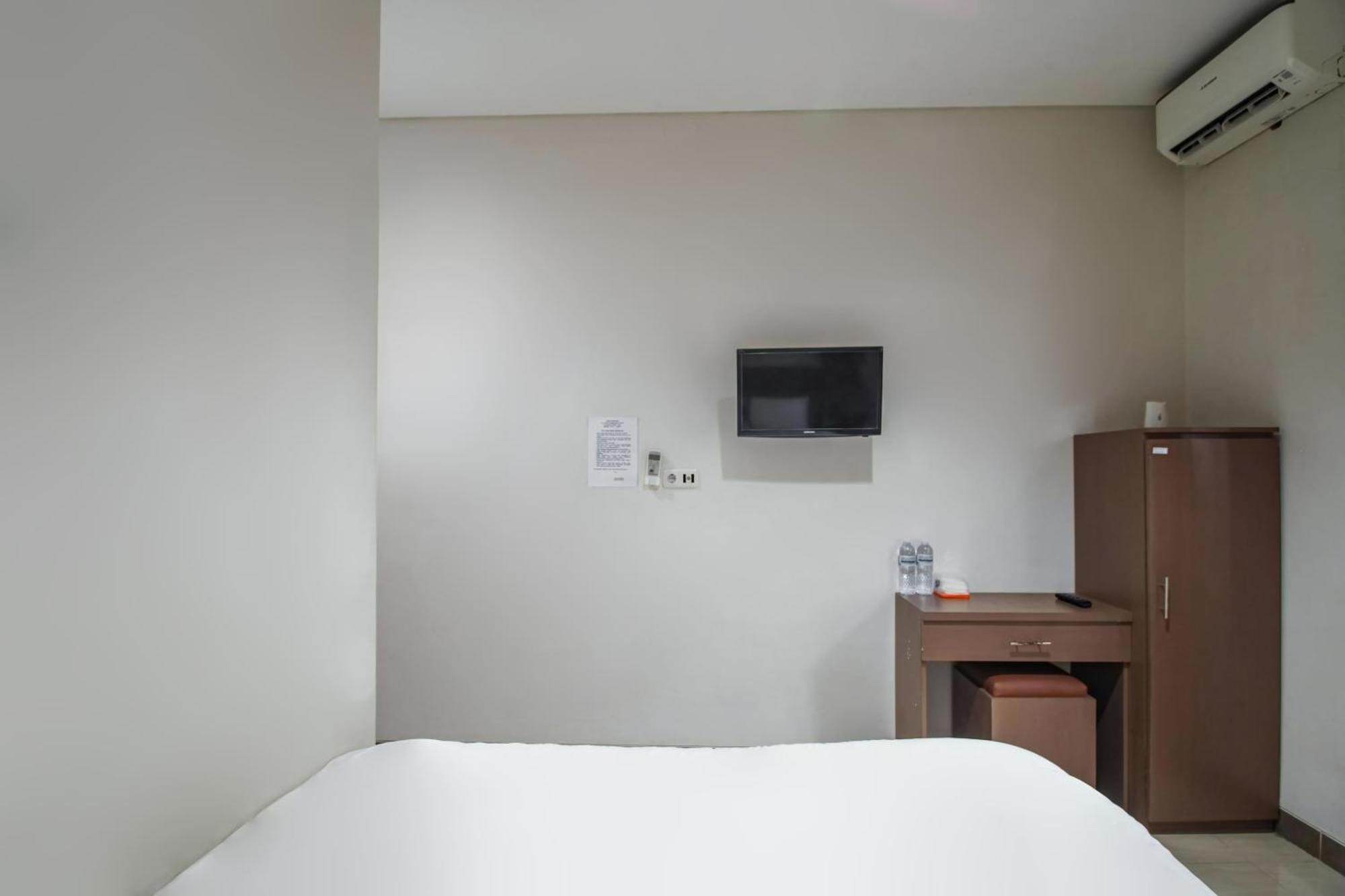 Capital O 93589 Hotel Wongso Syariah Pangkal Pinang Esterno foto