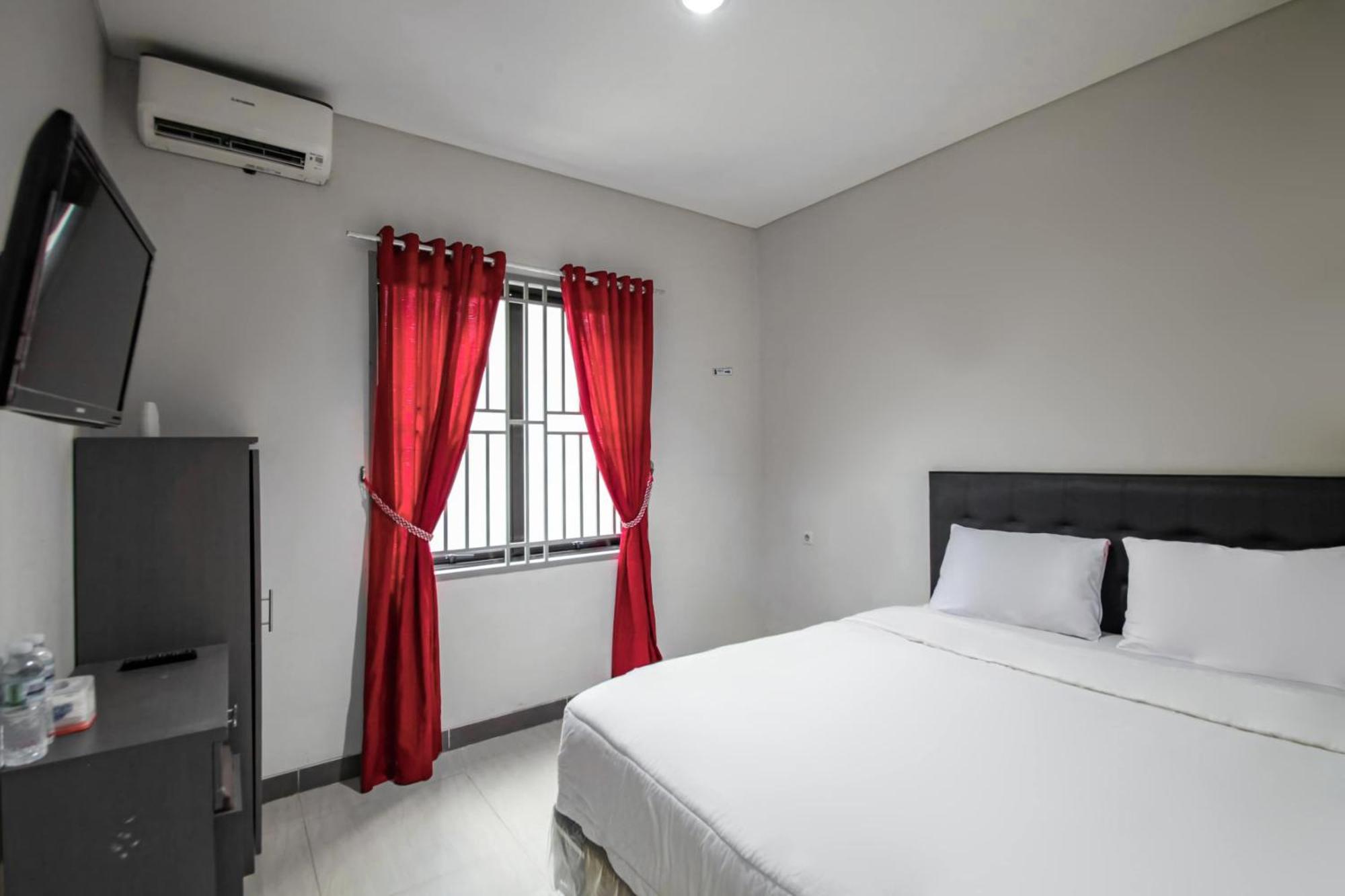 Capital O 93589 Hotel Wongso Syariah Pangkal Pinang Esterno foto