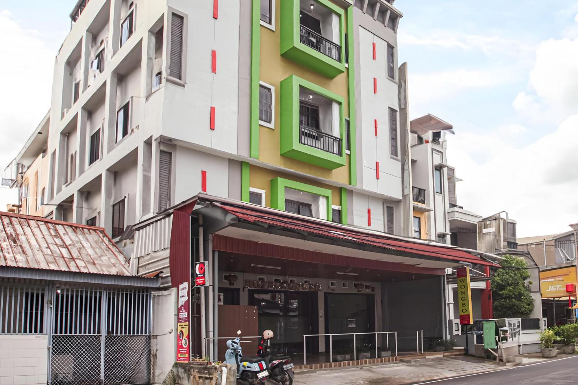 Capital O 93589 Hotel Wongso Syariah Pangkal Pinang Esterno foto